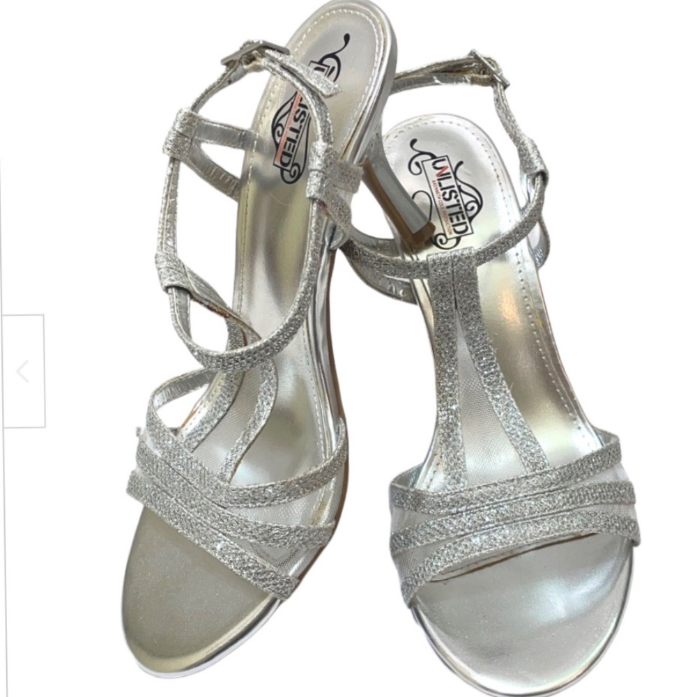 NWT Kenneth Cole Silver Heeled Sandals/Size 8